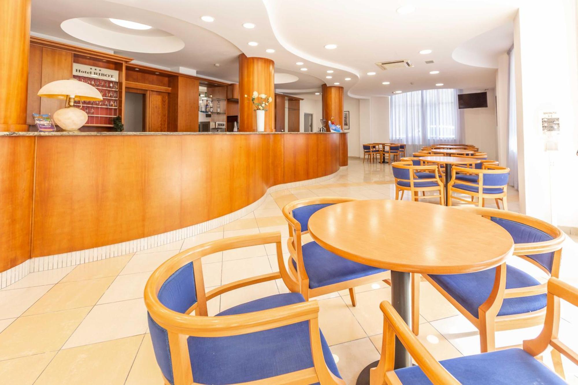 Hotel Ribot Ріміні Екстер'єр фото